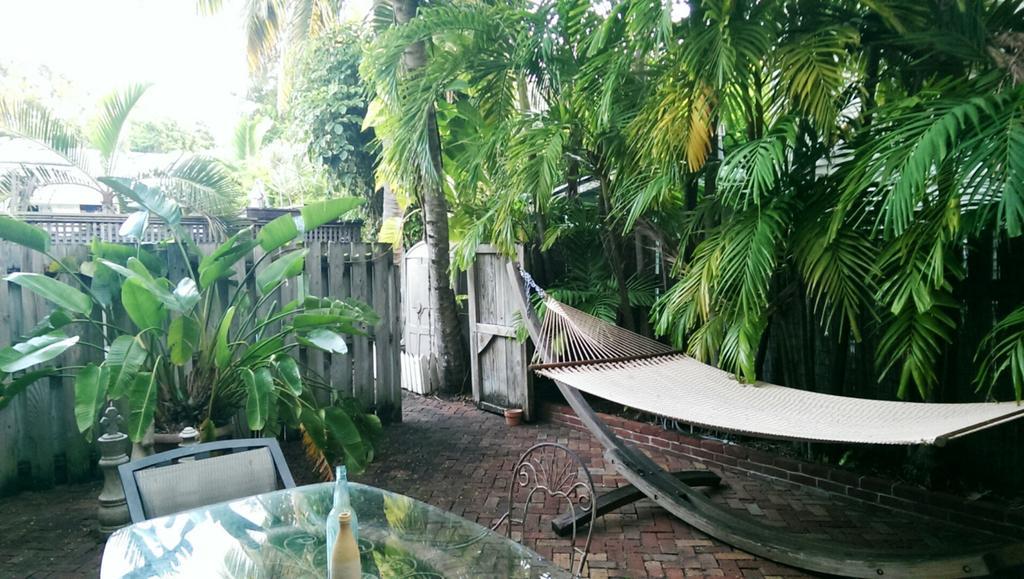 Frances Street Bottle Inn Key West Exteriör bild