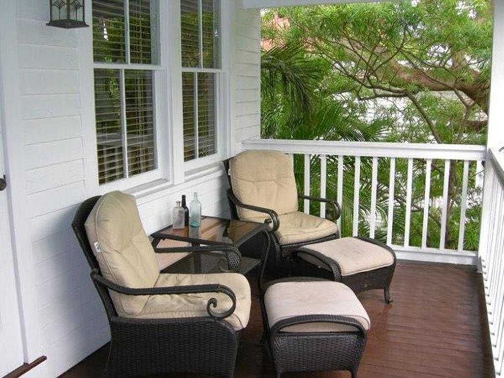 Frances Street Bottle Inn Key West Rum bild
